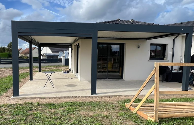 Réalisation d'une pergola bioclimatique